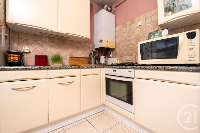 Afficher la photo en grand Appartement T4 à vendre - 4 pièces - 78.71 m2 - TOULON - 83 - PROVENCE-ALPES-COTE-D-AZUR - Century 21 Colbert Immobilier