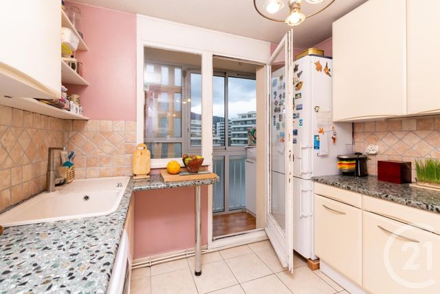Afficher la photo en grand Appartement T4 à vendre - 4 pièces - 78.71 m2 - TOULON - 83 - PROVENCE-ALPES-COTE-D-AZUR - Century 21 Colbert Immobilier