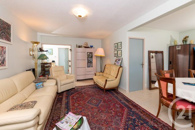 Afficher la photo en grand Appartement T4 à vendre - 4 pièces - 78.71 m2 - TOULON - 83 - PROVENCE-ALPES-COTE-D-AZUR - Century 21 Colbert Immobilier
