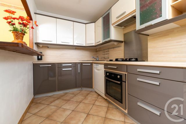Afficher la photo en grand Appartement F3 à vendre - 3 pièces - 58.5 m2 - LA VALETTE DU VAR - 83 - PROVENCE-ALPES-COTE-D-AZUR - Century 21 Colbert Immobilier