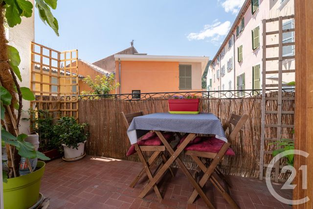 Afficher la photo en grand Appartement F3 à vendre - 3 pièces - 66.07 m2 - LA VALETTE DU VAR - 83 - PROVENCE-ALPES-COTE-D-AZUR - Century 21 Colbert Immobilier