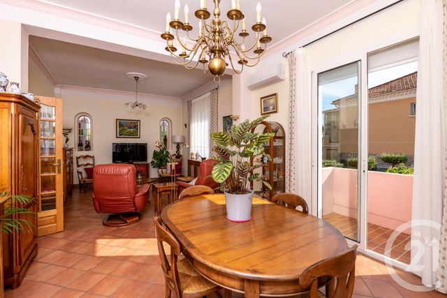 maison à vendre - 7 pièces - 187.42 m2 - LA VALETTE DU VAR - 83 - PROVENCE-ALPES-COTE-D-AZUR - Century 21 Colbert Immobilier maison à vendre - 7 pièces - 187.42 m2 - LA VALETTE DU VAR - 83 - PROVENCE-ALPES-COTE-D-AZUR - Century 21 Colbert Immobilier