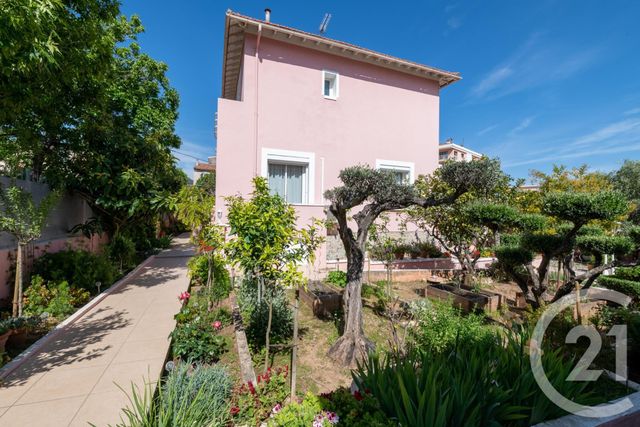 maison à vendre - 7 pièces - 187.42 m2 - LA VALETTE DU VAR - 83 - PROVENCE-ALPES-COTE-D-AZUR - Century 21 Colbert Immobilier maison à vendre - 7 pièces - 187.42 m2 - LA VALETTE DU VAR - 83 - PROVENCE-ALPES-COTE-D-AZUR - Century 21 Colbert Immobilier