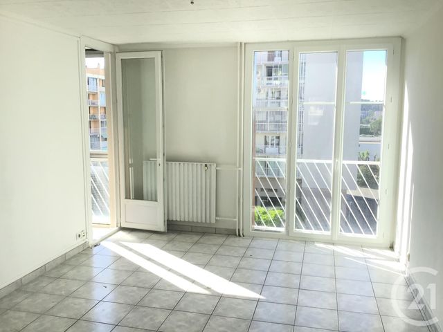 Afficher la photo en grand Appartement T3 à vendre - 3 pièces - 58.18 m2 - LA VALETTE DU VAR - 83 - PROVENCE-ALPES-COTE-D-AZUR - Century 21 Colbert Immobilier