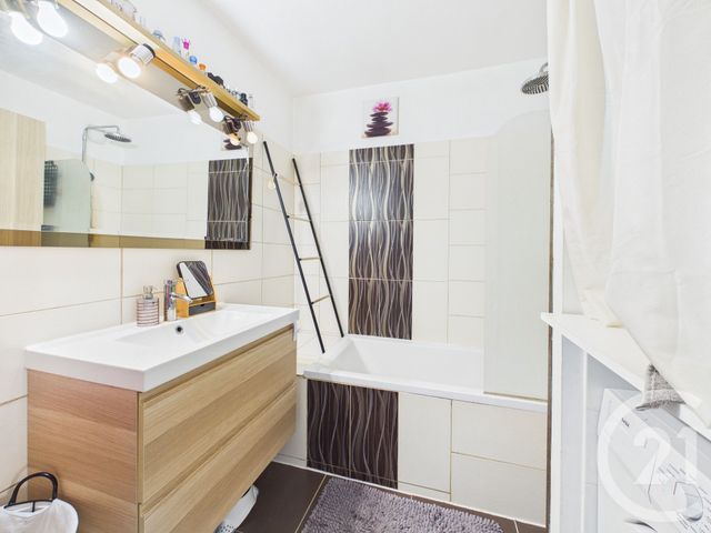 Appartement F3 à vendre - 3 pièces - 72.84 m2 - LA VALETTE DU VAR - 83 - PROVENCE-ALPES-COTE-D-AZUR - Century 21 Colbert Immobilier