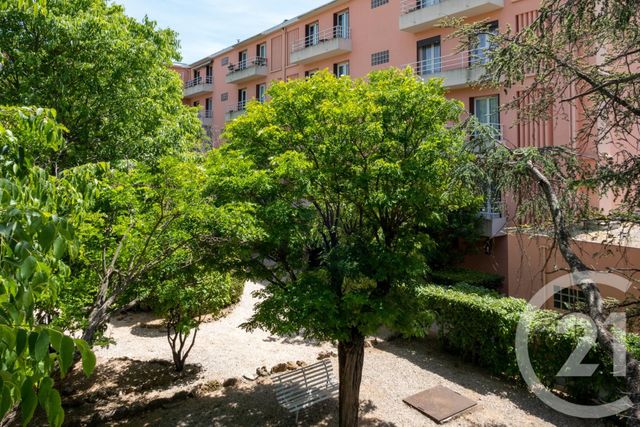 Appartement F4 à vendre - 4 pièces - 70.65 m2 - LA VALETTE DU VAR - 83 - PROVENCE-ALPES-COTE-D-AZUR - Century 21 Colbert Immobilier Appartement F4 à vendre - 4 pièces - 70.65 m2 - LA VALETTE DU VAR - 83 - PROVENCE-ALPES-COTE-D-AZUR - Century 21 Colbert Immobilier