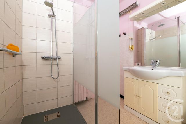 Appartement F4 à vendre - 4 pièces - 70.65 m2 - LA VALETTE DU VAR - 83 - PROVENCE-ALPES-COTE-D-AZUR - Century 21 Colbert Immobilier Appartement F4 à vendre - 4 pièces - 70.65 m2 - LA VALETTE DU VAR - 83 - PROVENCE-ALPES-COTE-D-AZUR - Century 21 Colbert Immobilier