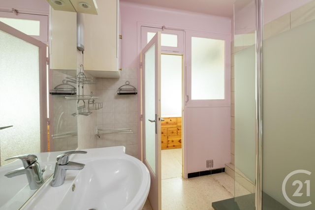 Appartement F4 à vendre - 4 pièces - 70.65 m2 - LA VALETTE DU VAR - 83 - PROVENCE-ALPES-COTE-D-AZUR - Century 21 Colbert Immobilier Appartement F4 à vendre - 4 pièces - 70.65 m2 - LA VALETTE DU VAR - 83 - PROVENCE-ALPES-COTE-D-AZUR - Century 21 Colbert Immobilier