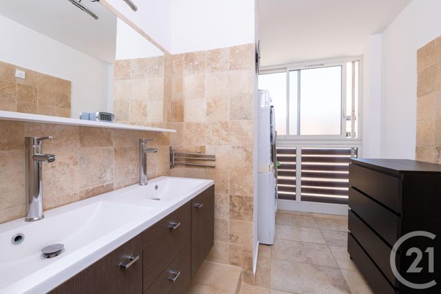 Afficher la photo en grand Appartement F3 à vendre - 3 pièces - 64.19 m2 - LA VALETTE DU VAR - 83 - PROVENCE-ALPES-COTE-D-AZUR - Century 21 Colbert Immobilier