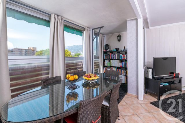 Afficher la photo en grand Appartement F3 à vendre - 3 pièces - 64.19 m2 - LA VALETTE DU VAR - 83 - PROVENCE-ALPES-COTE-D-AZUR - Century 21 Colbert Immobilier