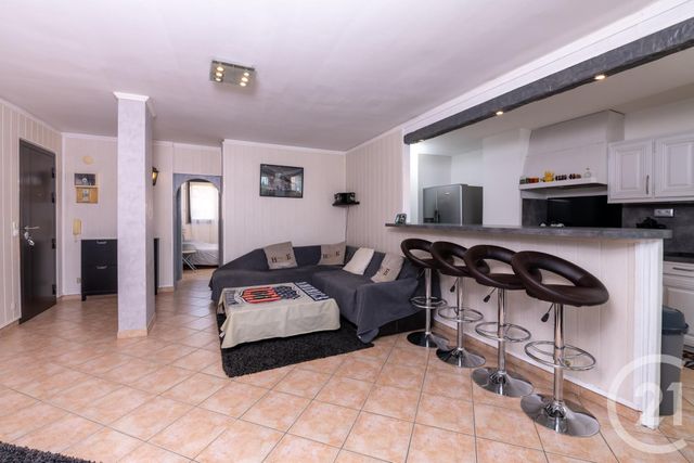 Afficher la photo en grand Appartement F3 à vendre - 3 pièces - 64.19 m2 - LA VALETTE DU VAR - 83 - PROVENCE-ALPES-COTE-D-AZUR - Century 21 Colbert Immobilier