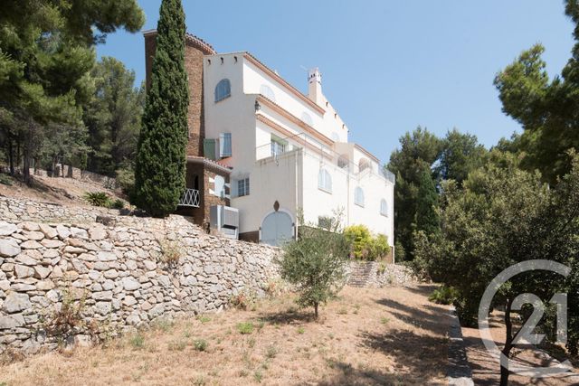 maison à vendre - 8 pièces - 313.45 m2 - LA VALETTE DU VAR - 83 - PROVENCE-ALPES-COTE-D-AZUR - Century 21 Colbert Immobilier maison à vendre - 8 pièces - 313.45 m2 - LA VALETTE DU VAR - 83 - PROVENCE-ALPES-COTE-D-AZUR - Century 21 Colbert Immobilier
