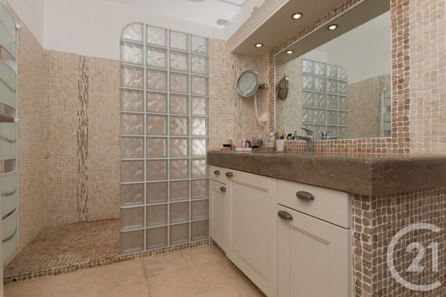 maison à vendre - 8 pièces - 313.45 m2 - LA VALETTE DU VAR - 83 - PROVENCE-ALPES-COTE-D-AZUR - Century 21 Colbert Immobilier maison à vendre - 8 pièces - 313.45 m2 - LA VALETTE DU VAR - 83 - PROVENCE-ALPES-COTE-D-AZUR - Century 21 Colbert Immobilier