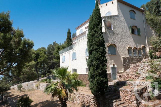 maison à vendre - 8 pièces - 313.45 m2 - LA VALETTE DU VAR - 83 - PROVENCE-ALPES-COTE-D-AZUR - Century 21 Colbert Immobilier maison à vendre - 8 pièces - 313.45 m2 - LA VALETTE DU VAR - 83 - PROVENCE-ALPES-COTE-D-AZUR - Century 21 Colbert Immobilier