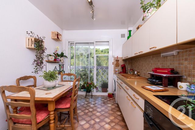 Afficher la photo en grand Appartement T3 à vendre - 3 pièces - 64.32 m2 - LA VALETTE DU VAR - 83 - PROVENCE-ALPES-COTE-D-AZUR - Century 21 Colbert Immobilier