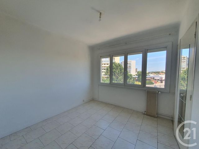 Afficher la photo en grand Appartement F4 à vendre - 4 pièces - 66.05 m2 - LA VALETTE DU VAR - 83 - PROVENCE-ALPES-COTE-D-AZUR - Century 21 Colbert Immobilier