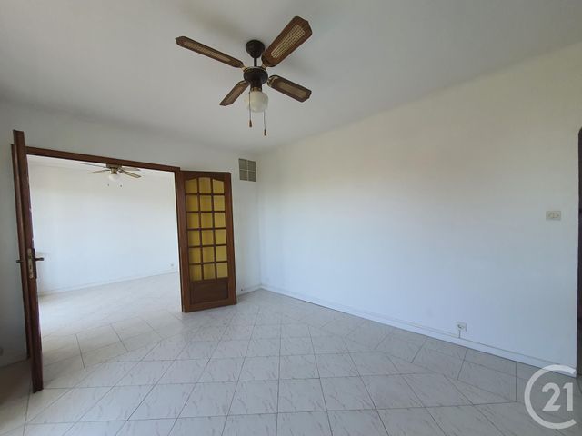 Afficher la photo en grand Appartement F4 à vendre - 4 pièces - 66.05 m2 - LA VALETTE DU VAR - 83 - PROVENCE-ALPES-COTE-D-AZUR - Century 21 Colbert Immobilier