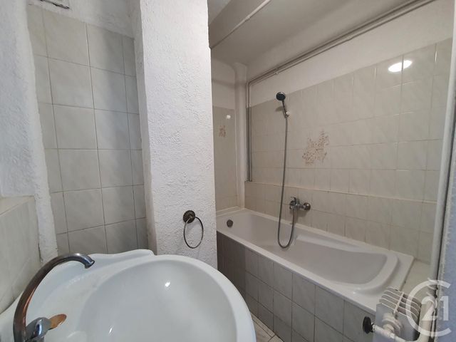 Afficher la photo en grand Appartement F4 à vendre - 4 pièces - 66.05 m2 - LA VALETTE DU VAR - 83 - PROVENCE-ALPES-COTE-D-AZUR - Century 21 Colbert Immobilier