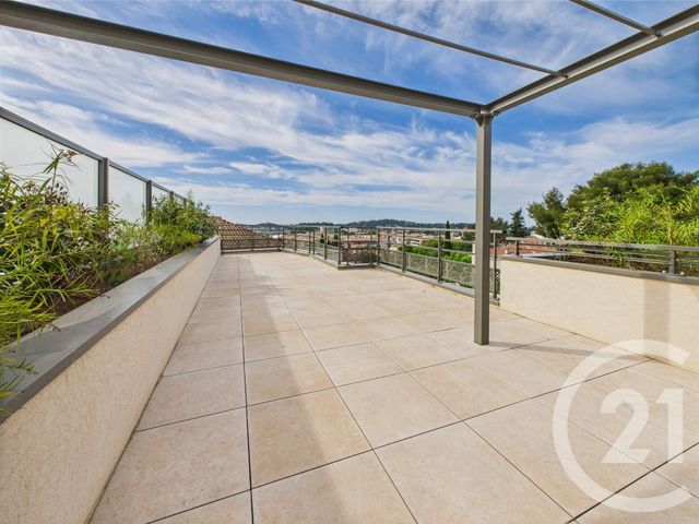 Afficher la photo en grand Appartement F2 à vendre - 2 pièces - 49.66 m2 - TOULON - 83 - PROVENCE-ALPES-COTE-D-AZUR - Century 21 Colbert Immobilier