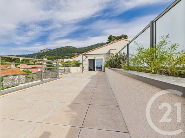 Afficher la photo en grand Appartement F2 à vendre - 2 pièces - 49.66 m2 - TOULON - 83 - PROVENCE-ALPES-COTE-D-AZUR - Century 21 Colbert Immobilier