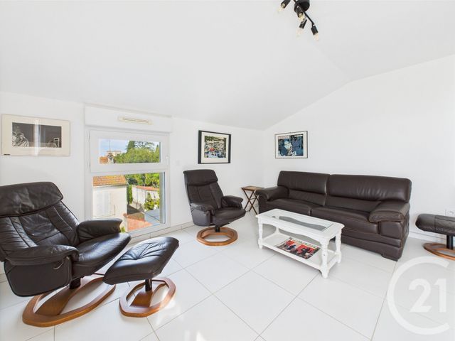 Afficher la photo en grand Appartement F2 à vendre - 2 pièces - 49.66 m2 - TOULON - 83 - PROVENCE-ALPES-COTE-D-AZUR - Century 21 Colbert Immobilier