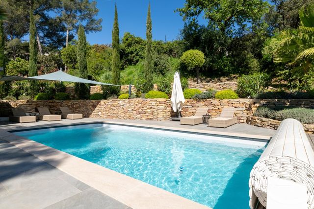 Afficher la photo en grand maison à vendre - 6 pièces - 190.03 m2 - LA FARLEDE - 83 - PROVENCE-ALPES-COTE-D-AZUR - Century 21 Colbert Immobilier