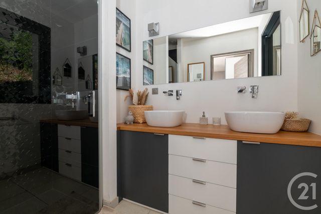 Afficher la photo en grand maison à vendre - 6 pièces - 190.03 m2 - LA FARLEDE - 83 - PROVENCE-ALPES-COTE-D-AZUR - Century 21 Colbert Immobilier