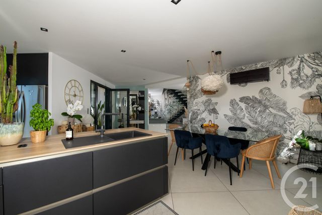 Afficher la photo en grand maison à vendre - 6 pièces - 190.03 m2 - LA FARLEDE - 83 - PROVENCE-ALPES-COTE-D-AZUR - Century 21 Colbert Immobilier