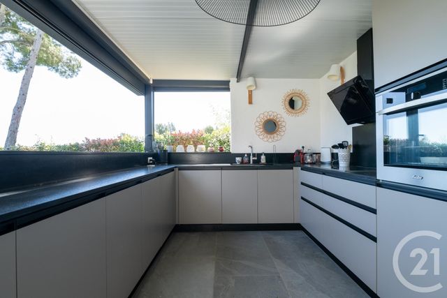 Afficher la photo en grand maison à vendre - 6 pièces - 190.03 m2 - LA FARLEDE - 83 - PROVENCE-ALPES-COTE-D-AZUR - Century 21 Colbert Immobilier