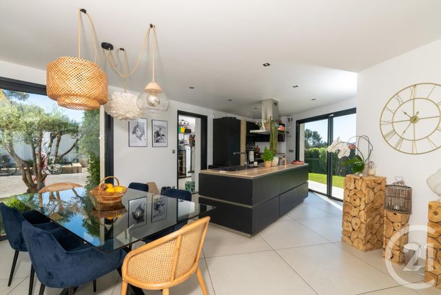 Afficher la photo en grand maison à vendre - 6 pièces - 190.03 m2 - LA FARLEDE - 83 - PROVENCE-ALPES-COTE-D-AZUR - Century 21 Colbert Immobilier