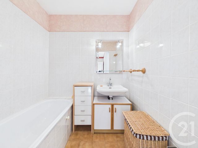 Appartement F3 à vendre - 3 pièces - 66.4 m2 - TOULON - 83 - PROVENCE-ALPES-COTE-D-AZUR - Century 21 Colbert Immobilier