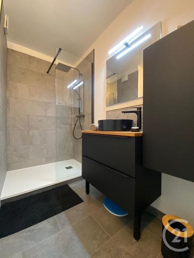 Afficher la photo en grand Appartement T3 à vendre - 3 pièces - 65.63 m2 - LA VALETTE DU VAR - 83 - PROVENCE-ALPES-COTE-D-AZUR - Century 21 Colbert Immobilier