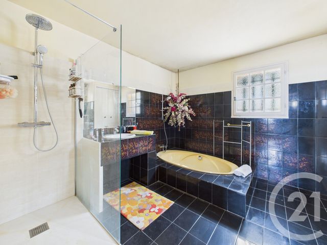 Afficher la photo en grand maison à vendre - 5 pièces - 189.0 m2 - TOULON - 83 - PROVENCE-ALPES-COTE-D-AZUR - Century 21 Colbert Immobilier