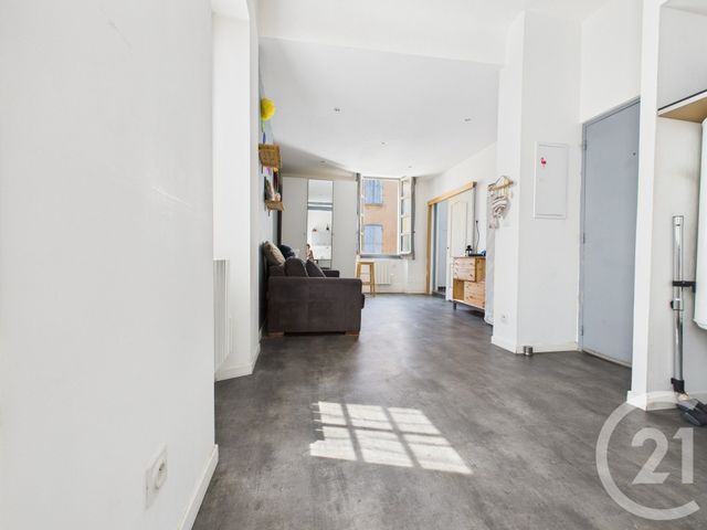 Appartement Studio à vendre - 1 pièce - 28.28 m2 - CUERS - 83 - PROVENCE-ALPES-COTE-D-AZUR - Century 21 Colbert Immobilier