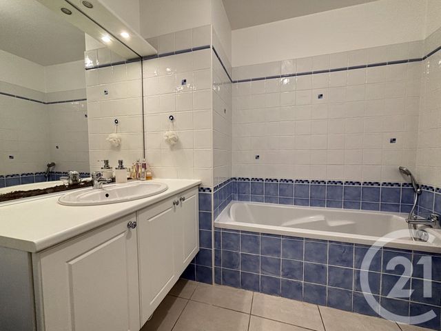 Afficher la photo en grand Appartement F4 à vendre - 4 pièces - 90.16 m2 - LA VALETTE DU VAR - 83 - PROVENCE-ALPES-COTE-D-AZUR - Century 21 Colbert Immobilier