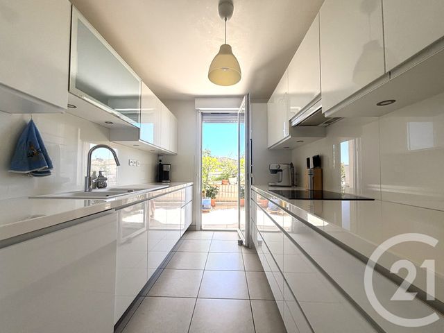 Afficher la photo en grand Appartement F4 à vendre - 4 pièces - 90.16 m2 - LA VALETTE DU VAR - 83 - PROVENCE-ALPES-COTE-D-AZUR - Century 21 Colbert Immobilier
