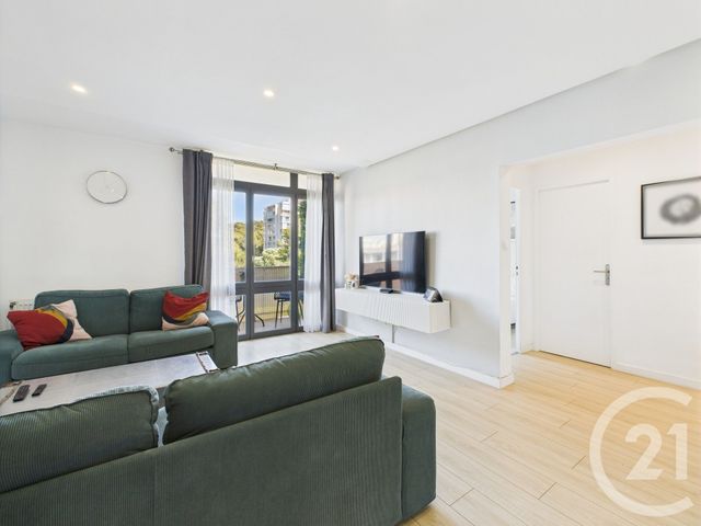 Appartement F3 à vendre - 3 pièces - 68.94 m2 - LA VALETTE DU VAR - 83 - PROVENCE-ALPES-COTE-D-AZUR - Century 21 Colbert Immobilier