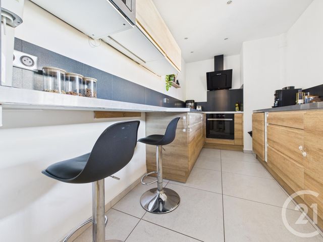 Afficher la photo en grand Appartement F3 à vendre - 3 pièces - 66.38 m2 - LA VALETTE DU VAR - 83 - PROVENCE-ALPES-COTE-D-AZUR - Century 21 Colbert Immobilier