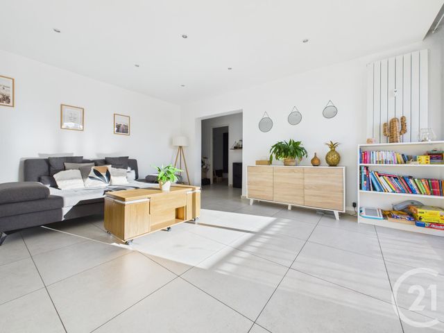 Afficher la photo en grand Appartement F3 à vendre - 3 pièces - 66.38 m2 - LA VALETTE DU VAR - 83 - PROVENCE-ALPES-COTE-D-AZUR - Century 21 Colbert Immobilier