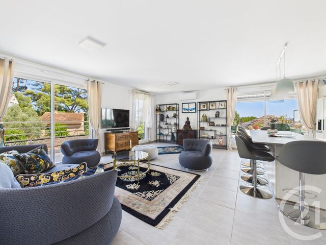 Afficher la photo en grand Appartement T4 à vendre - 4 pièces - 76.35 m2 - TOULON - 83 - PROVENCE-ALPES-COTE-D-AZUR - Century 21 Colbert Immobilier