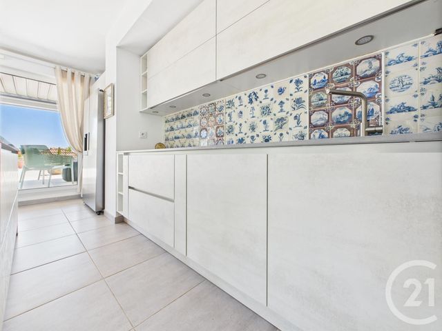 Afficher la photo en grand Appartement T4 à vendre - 4 pièces - 76.35 m2 - TOULON - 83 - PROVENCE-ALPES-COTE-D-AZUR - Century 21 Colbert Immobilier