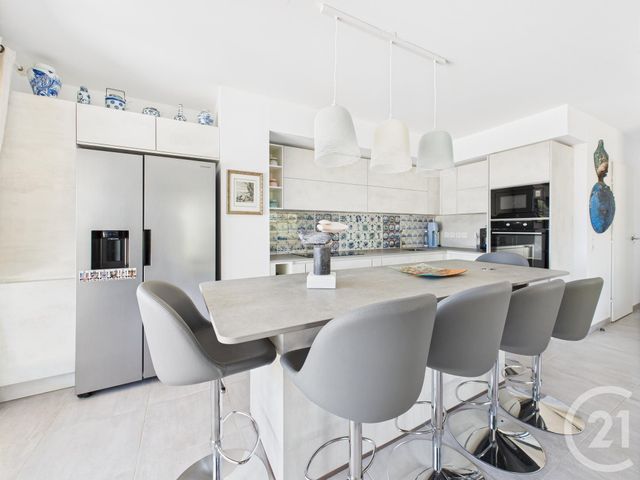 Afficher la photo en grand Appartement T4 à vendre - 4 pièces - 76.35 m2 - TOULON - 83 - PROVENCE-ALPES-COTE-D-AZUR - Century 21 Colbert Immobilier