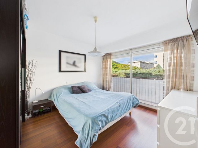 Appartement T4 à vendre - 4 pièces - 76.69 m2 - LA VALETTE DU VAR - 83 - PROVENCE-ALPES-COTE-D-AZUR - Century 21 Colbert Immobilier