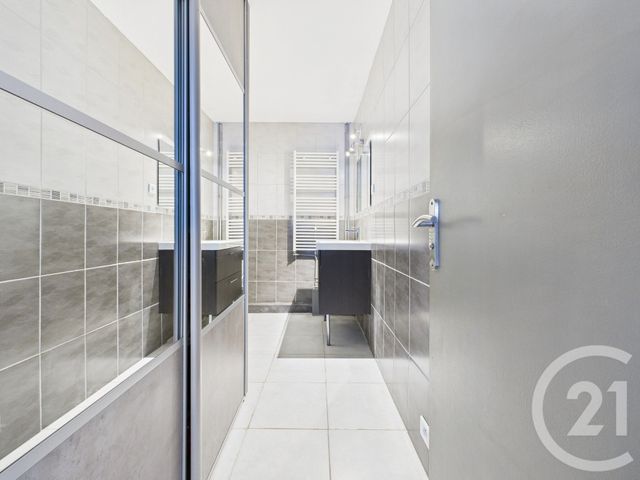 Appartement T4 à vendre - 4 pièces - 76.69 m2 - LA VALETTE DU VAR - 83 - PROVENCE-ALPES-COTE-D-AZUR - Century 21 Colbert Immobilier