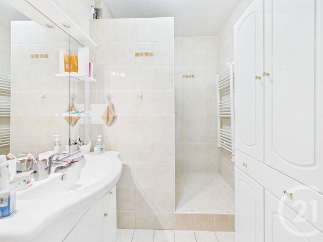 Appartement F3 à vendre - 3 pièces - 53.14 m2 - LA VALETTE DU VAR - 83 - PROVENCE-ALPES-COTE-D-AZUR - Century 21 Colbert Immobilier