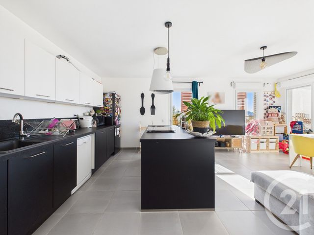 Appartement T3 à vendre - 3 pièces - 60.14 m2 - TOULON - 83 - PROVENCE-ALPES-COTE-D-AZUR - Century 21 Colbert Immobilier