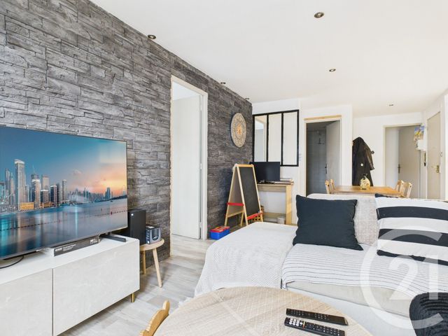 Appartement F3 à vendre - 3 pièces - 63.41 m2 - LA VALETTE DU VAR - 83 - PROVENCE-ALPES-COTE-D-AZUR - Century 21 Colbert Immobilier