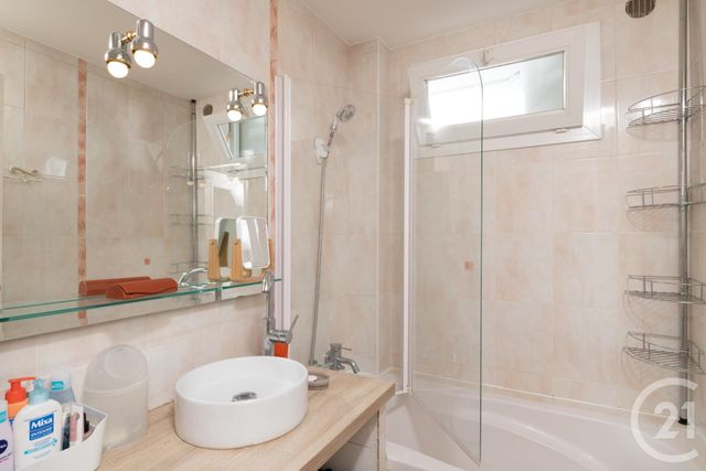 Appartement F3 à louer - 3 pièces - 58.78 m2 - LA VALETTE DU VAR - 83 - PROVENCE-ALPES-COTE-D-AZUR - Century 21 Colbert Immobilier