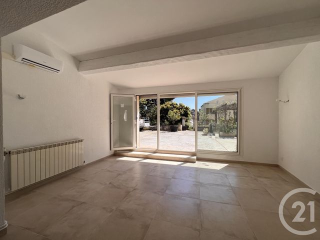 maison à louer - 3 pièces - 85.0 m2 - SANARY SUR MER - 83 - PROVENCE-ALPES-COTE-D-AZUR - Century 21 Colbert Immobilier