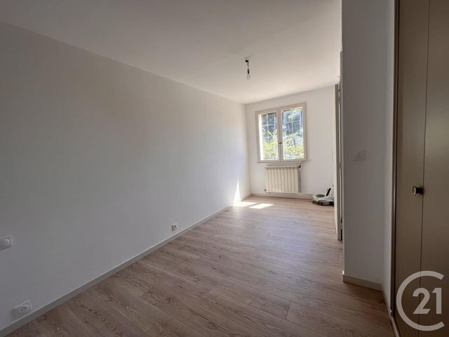 maison à louer - 3 pièces - 85.0 m2 - SANARY SUR MER - 83 - PROVENCE-ALPES-COTE-D-AZUR - Century 21 Colbert Immobilier